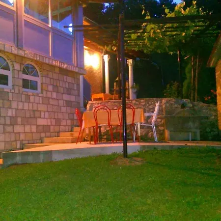 Vikendica House Afan Hadzici